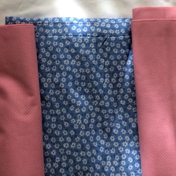 DOTTED SWISS PINK & WHITE / BLUE AND WHITE FLORAL COTTON REMNANT FABRIC CUTTERS - Picture 1 of 6